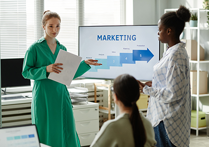 Advertising & Growth Marketing